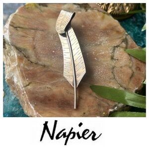 Vintage NAPIER Sterling Silver Leaf Brooch ⭐️ BOOK PIECE ⭐️